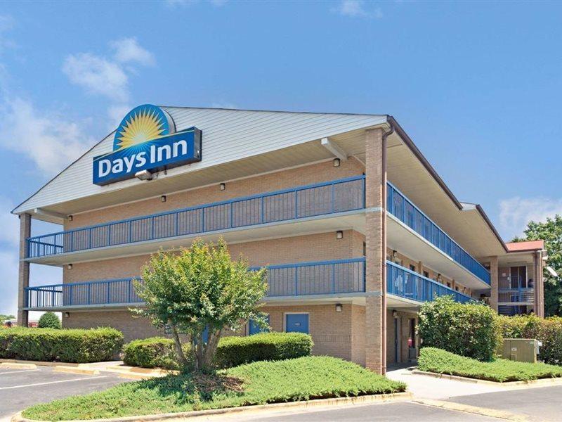 Days Inn By Wyndham Charlotte Northlake Kültér fotó