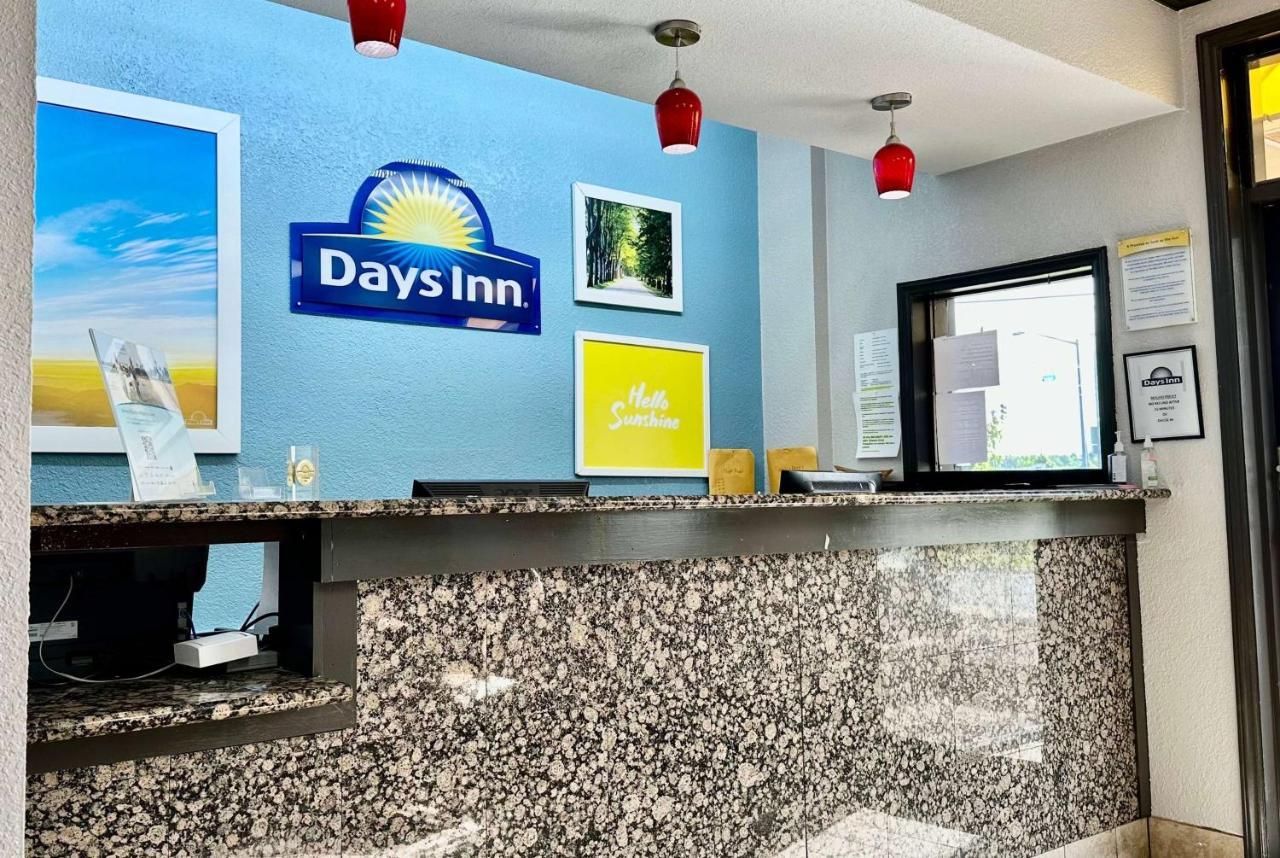 Days Inn By Wyndham Charlotte Northlake Kültér fotó